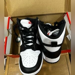 Nike dunks panda colorway